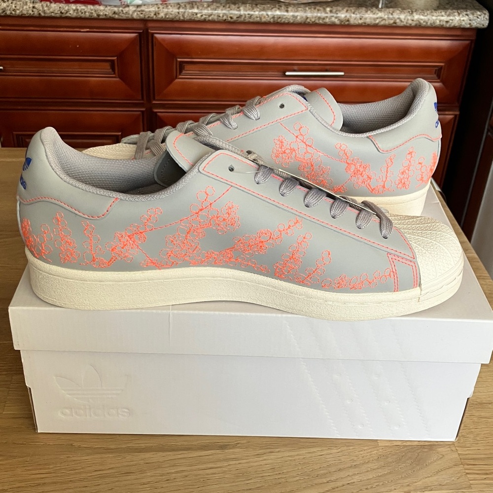NWT Adidas Tokyo Superstar men’s Pure Gray/cream sneakers - Picture 2 of 9